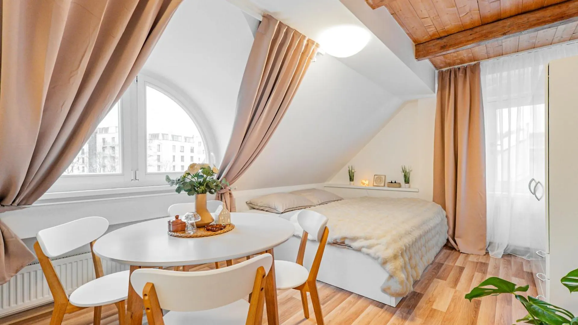Karlsbad Apartments